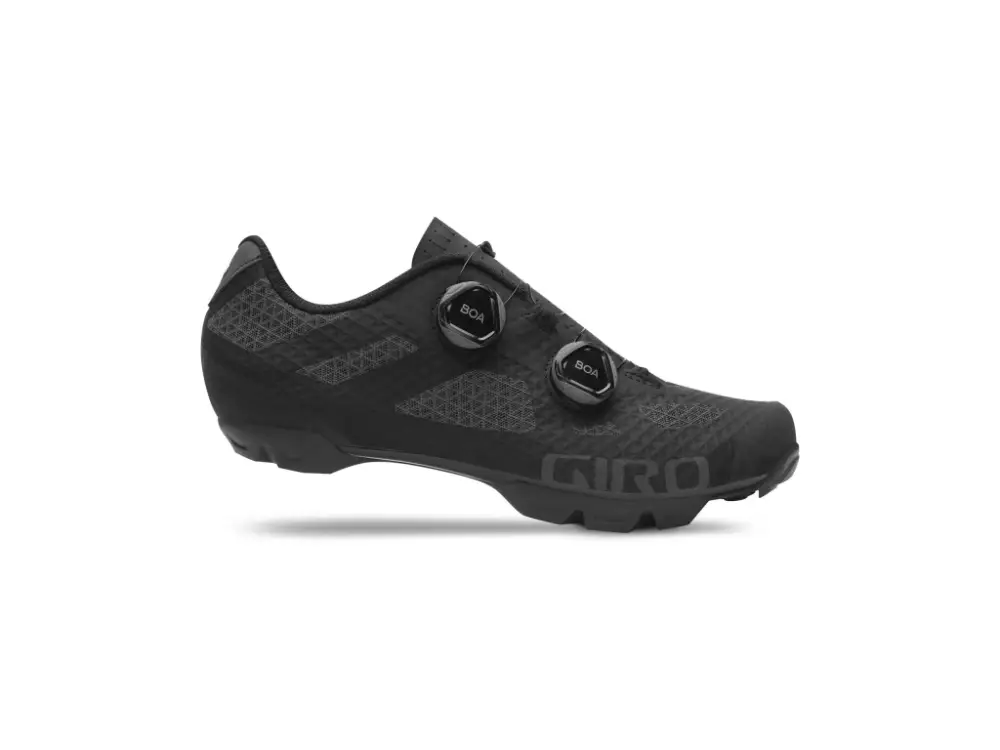 Must-Have GIRO Sector tretry (Black/Dark Shadow)