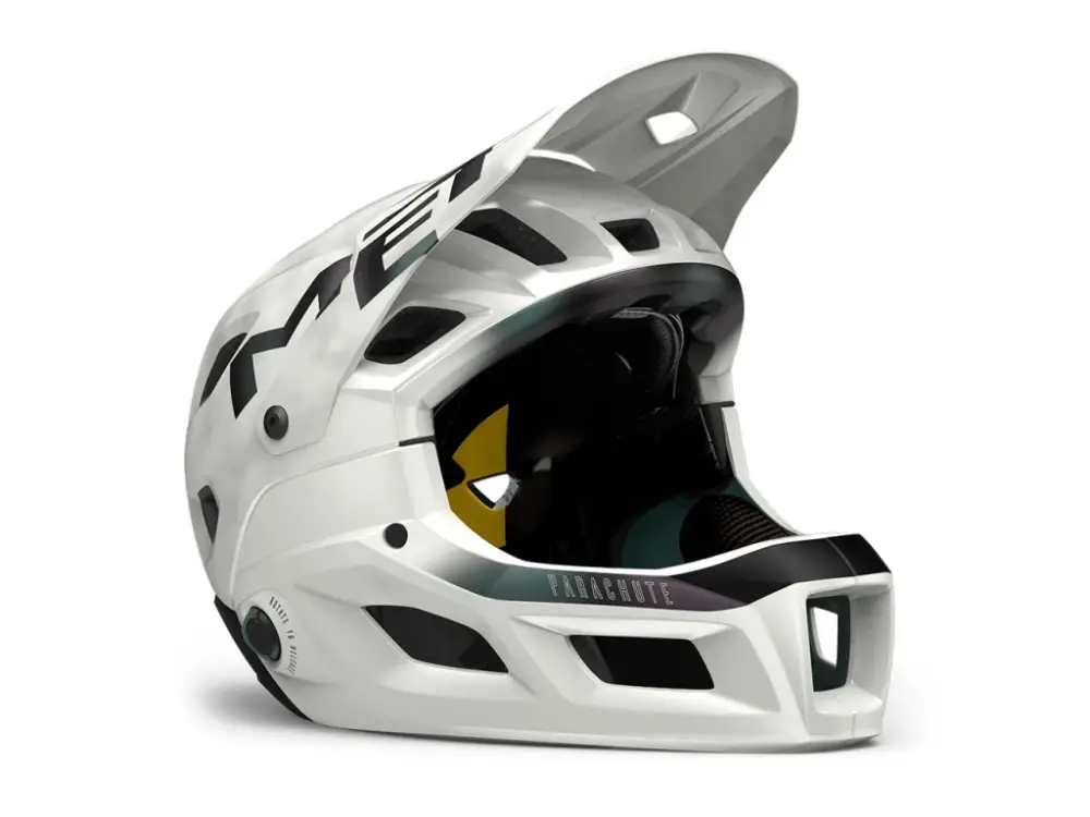 Aktuální MET helma Parachute MCR Mips (White Iridescent | Matt)