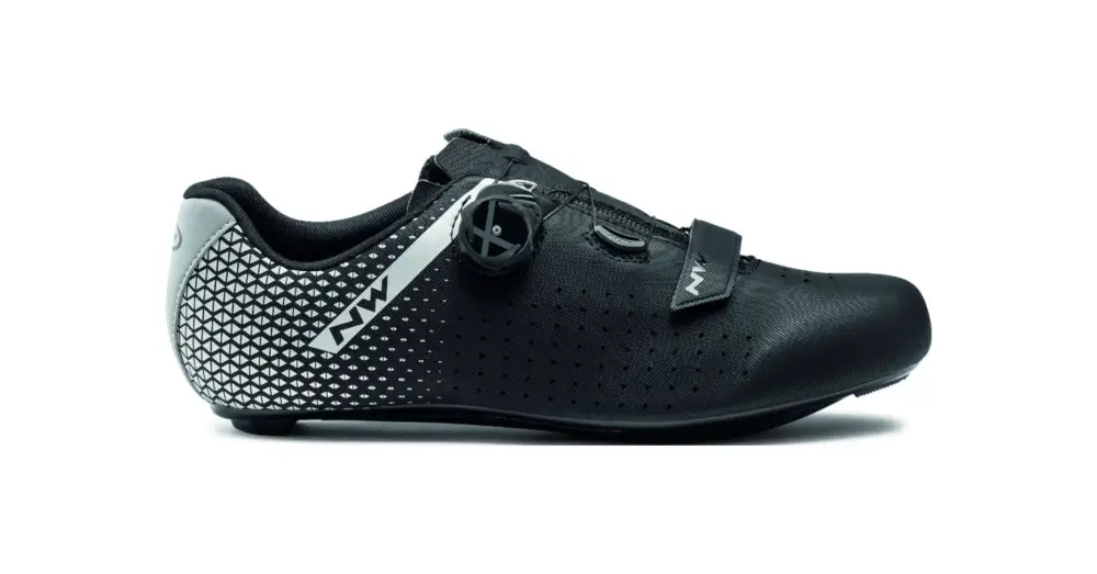 Expresní Doručení Tretry NORTHWAVE Core Plus 2 Wide Black/Silver