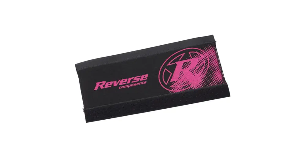 Neoprénový chránič pod řetěz Reverse Black/Candy Ověřený