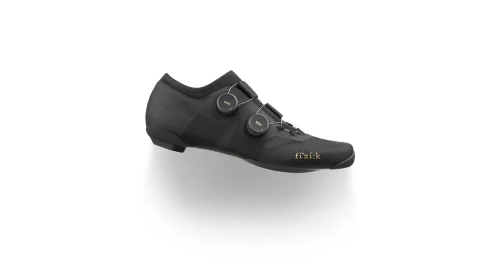 Zlevněný FIZIK - silniční tretry Vento Vega Carbon černá 43,5
