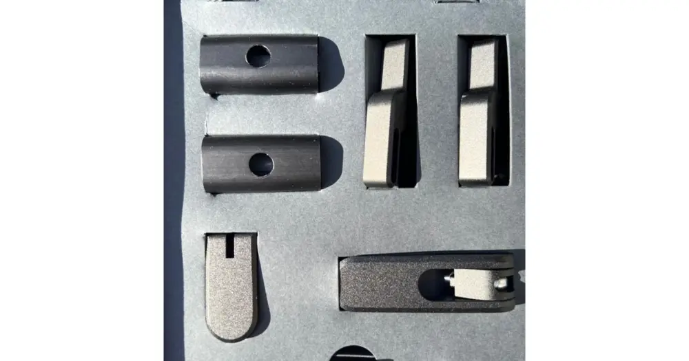 Opravná sada zadního závěsu Brompton Rear Hinge Clip Přímo Od Výrobce