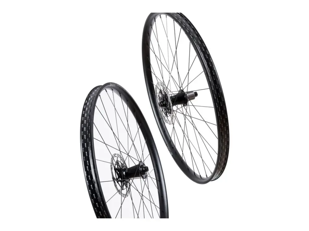 Zapletená kola HUNT Enduro Wide V2 Rychlé Dodání